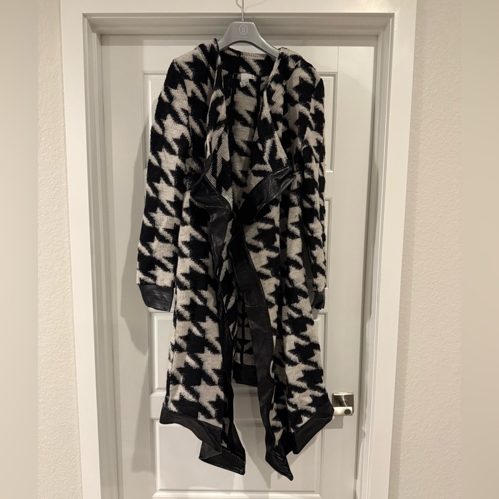 Black and White Houndstooth Cardigan